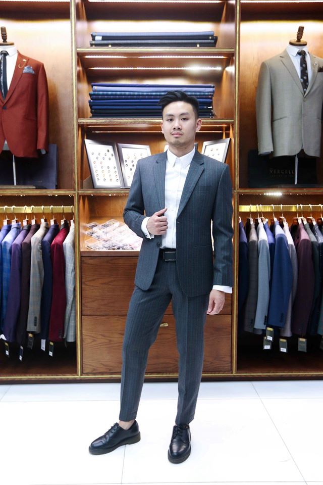 Suit Xám Sọc Công Sở Trẻ Trung